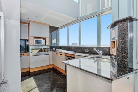 The Waterford On Main Beach - Surfers Paradise Gold Coast 43