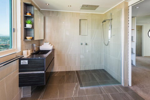 The Waterford On Main Beach - Surfers Paradise Gold Coast 3