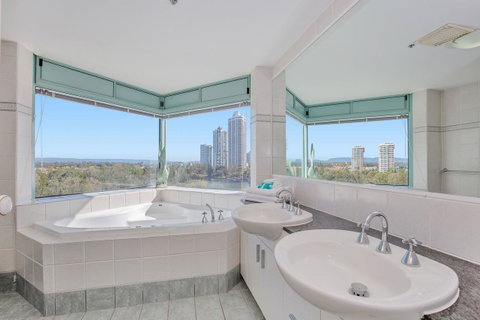 The Waterford On Main Beach - Surfers Paradise Gold Coast 21