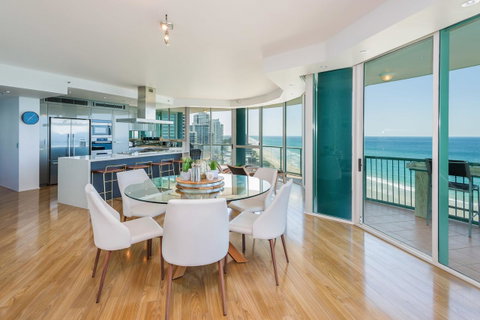 The Waterford On Main Beach - Surfers Paradise Gold Coast 10