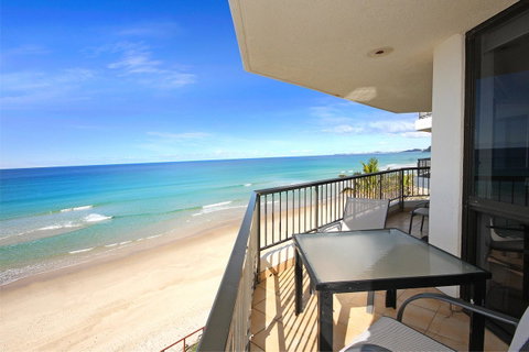 Spindrift On The Beach - Absolute Beachfront - Surfers Paradise Gold Coast 11