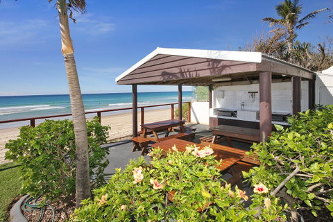 Spindrift On The Beach - Absolute Beachfront - Surfers Paradise Gold Coast 10