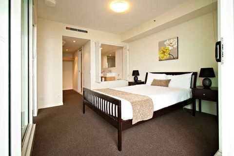 Lanai Riverside Apartments - Surfers Paradise Gold Coast 8