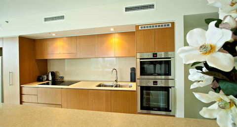 Lanai Riverside Apartments - Surfers Paradise Gold Coast 4
