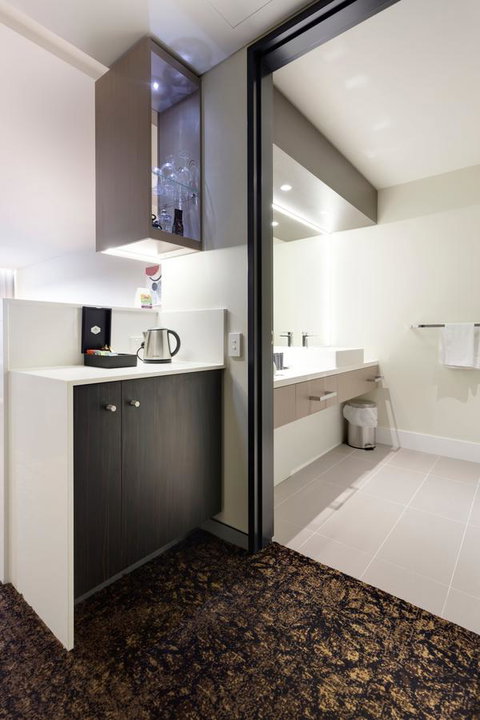 Calamvale Hotel Suites And Conference Centre - Surfers Paradise Gold Coast 14