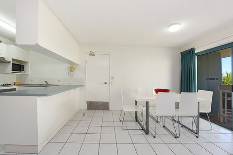 Lindomare Apartments - Surfers Paradise Gold Coast 8