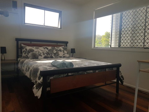 Highland House - Surfers Paradise Gold Coast 23