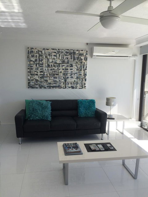 Surfers Century Oceanside Apartments - Surfers Paradise Gold Coast 27