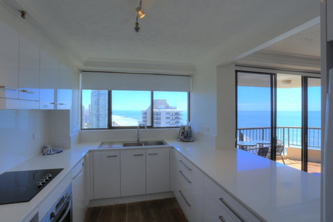 Surfers Century Oceanside Apartments - Surfers Paradise Gold Coast 37