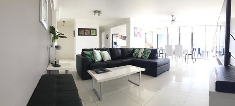 Surfers Century Oceanside Apartments - Surfers Paradise Gold Coast 25