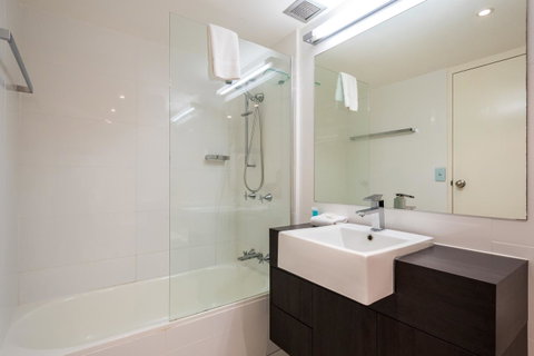 Breakers North Absolute Beachfront Apartments - Official - Surfers Paradise Gold Coast 25
