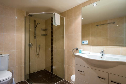 Breakers North Absolute Beachfront Apartments - Official - Surfers Paradise Gold Coast 34