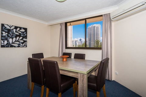 Breakers North Absolute Beachfront Apartments - Official - Surfers Paradise Gold Coast 16