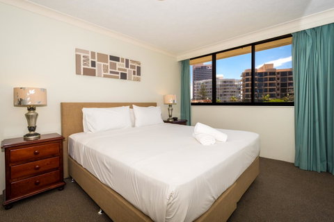 Breakers North Absolute Beachfront Apartments - Official - Surfers Paradise Gold Coast 19