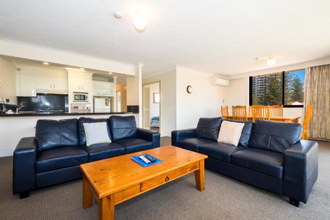 Breakers North Absolute Beachfront Apartments - Official - Surfers Paradise Gold Coast 20