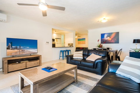 Breakers North Absolute Beachfront Apartments - Official - Surfers Paradise Gold Coast 31