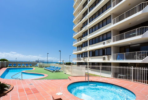 Breakers North Absolute Beachfront Apartments - Official - Surfers Paradise Gold Coast 4