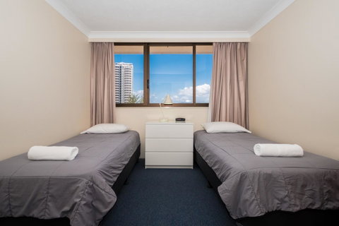 Breakers North Absolute Beachfront Apartments - Official - Surfers Paradise Gold Coast 17