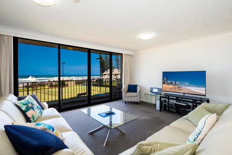 Breakers North Absolute Beachfront Apartments - Official - Surfers Paradise Gold Coast 22