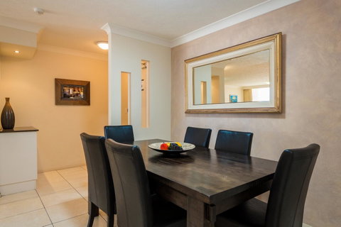 Breakers North Absolute Beachfront Apartments - Official - Surfers Paradise Gold Coast 37