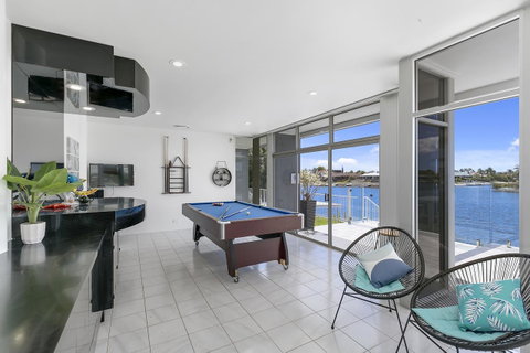 Havana Blue - Large 4 Bedroom Family Home - Surfers Paradise Gold Coast 19
