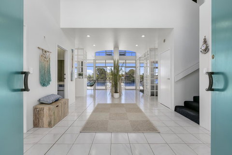 Havana Blue - Large 4 Bedroom Family Home - Surfers Paradise Gold Coast 3