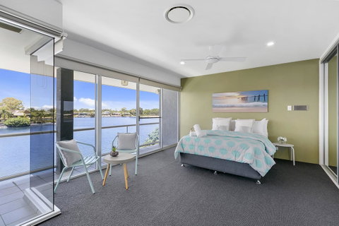 Havana Blue - Large 4 Bedroom Family Home - Surfers Paradise Gold Coast 15