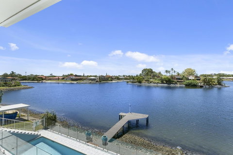 Havana Blue - Large 4 Bedroom Family Home - Surfers Paradise Gold Coast 7