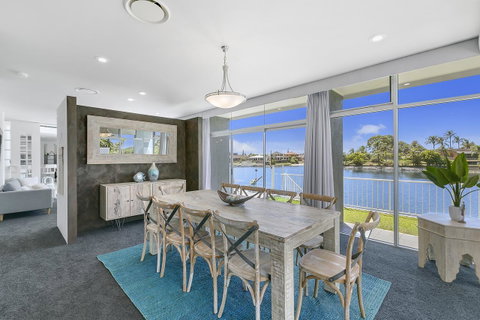 Havana Blue - Large 4 Bedroom Family Home - Surfers Paradise Gold Coast 12