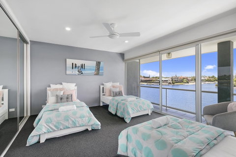 Havana Blue - Large 4 Bedroom Family Home - Surfers Paradise Gold Coast 16