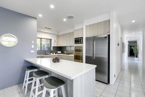 Havana Blue - Large 4 Bedroom Family Home - Surfers Paradise Gold Coast 11