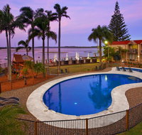 Waters Edge Port Macquarie - Surfers Paradise Gold Coast
