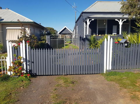 Welcome Stranger Cottage - Surfers Paradise Gold Coast 1