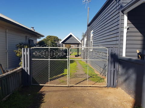 Welcome Stranger Cottage - Surfers Paradise Gold Coast 2
