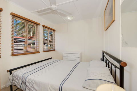 Wheelchair Friendly With Water Views - Welsby Pde, Bongaree - Surfers Paradise Gold Coast 1