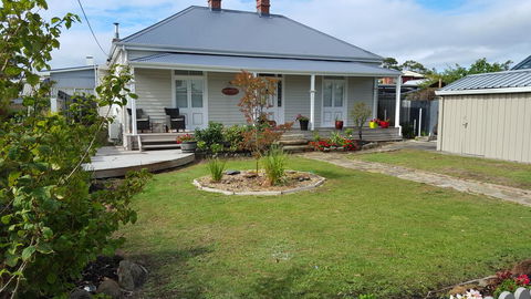 Windsor Cottage - Surfers Paradise Gold Coast 1