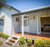 Wine Country Cottage located right at the Hunter Valley gateway close to everything - Surfers Paradise Gold Coast
