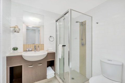 Wings Luxury Apartment Pink Poodle - Surfers Paradise Gold Coast 3
