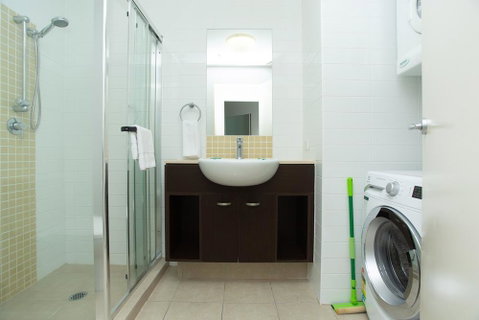 Wings Resort - Private Apartments - Surfers Paradise Gold Coast 2