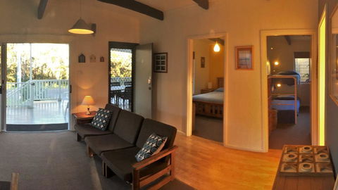 Wonky Pine Beach House, NARRWALLEE- 4 Bedroom - Surfers Paradise Gold Coast 2