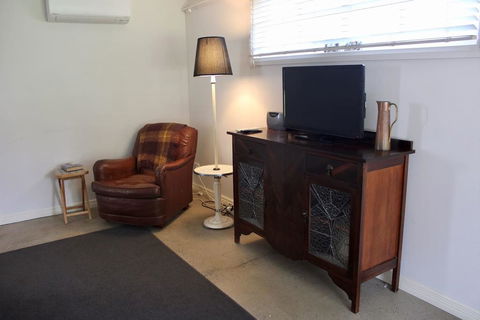 Wormwood Studio - Surfers Paradise Gold Coast 2