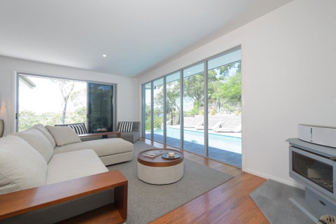 YARINGA - Retreat Style Accomodation With Swimming Pool - Surfers Paradise Gold Coast 0