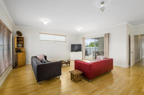 Zaahira House - Surfers Paradise Gold Coast 2