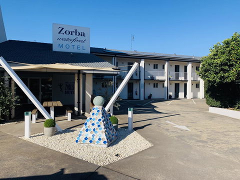 Zorba Waterfront Motel - Surfers Paradise Gold Coast 0