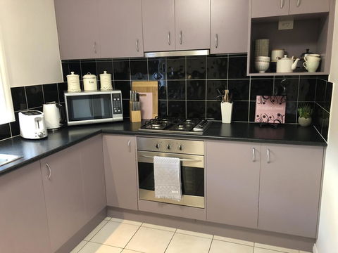 Haven Family& Dog Freindly , Close To Hospital, Airport, Bunnings - Surfers Paradise Gold Coast 2