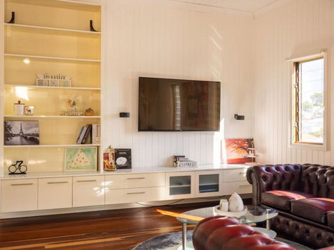 6KM To CBD Convenient 5BR Queenslander Coorparoo - Surfers Paradise Gold Coast 2