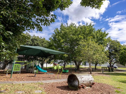 6KM To CBD Convenient 5BR Queenslander Coorparoo - Surfers Paradise Gold Coast 3