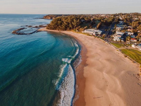 A Reef Intermission - A Coast Break At Mollymook - Surfers Paradise Gold Coast 0