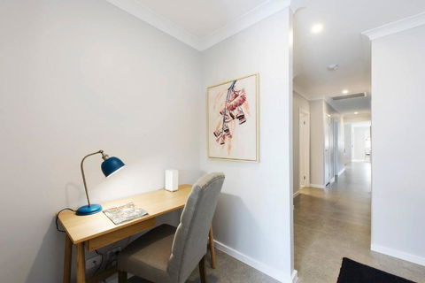 A Refreshing Mudgee Getaway At Felicitys On Court - Surfers Paradise Gold Coast 4