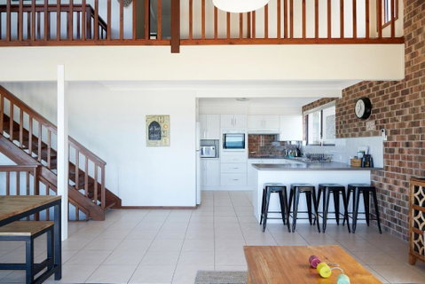 A Stones Throw At Mollymook Beach - Surfers Paradise Gold Coast 2